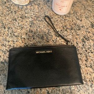 Michael Kors Large Clutch Wrislet